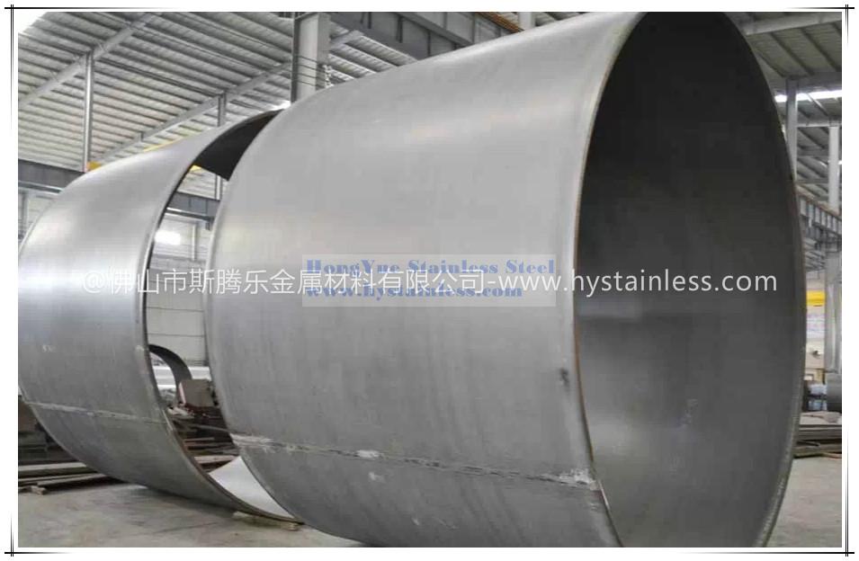 Large diameter metal pipe